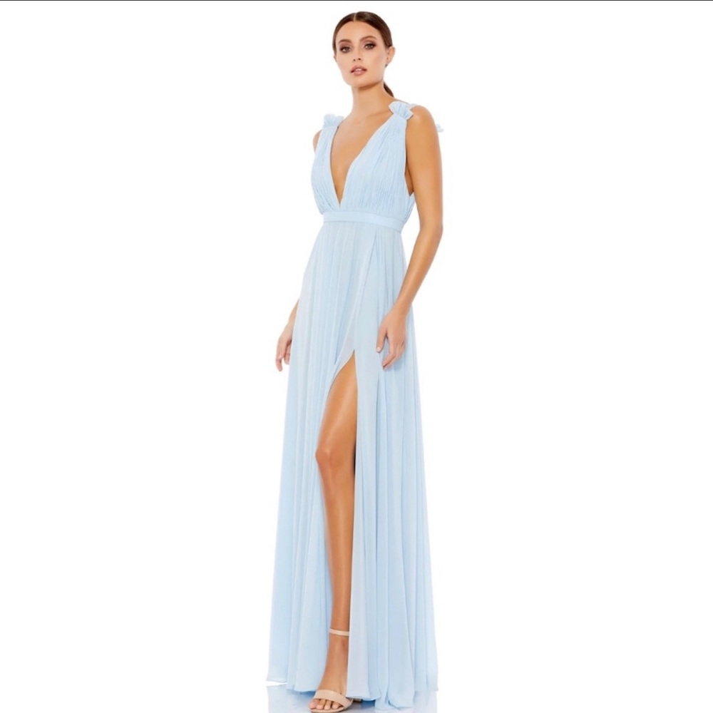 MAC DUGGAL Plunge Neck Chiffon Grecian Gown in Powder Blue Size US 4